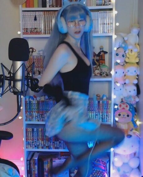 Skymi chan エロティック女優 写真