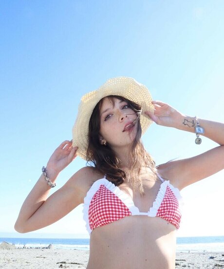 巨乳ディープスロートオンリーファンズ ヌード ギャラリー
