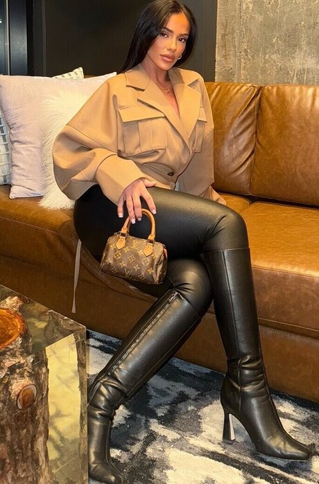 baddiejuu 美しいスター 写真