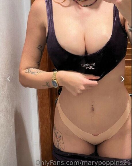 巨乳ストリップオンリーファンズ 美しいxxx 写真