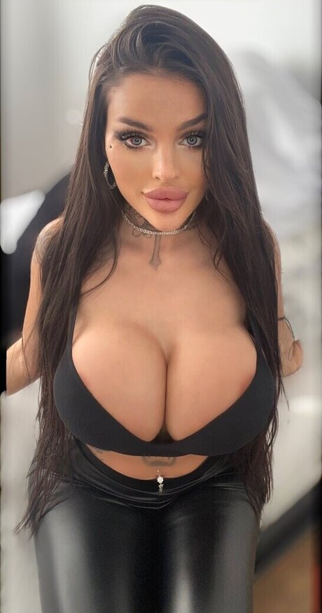 射精パパオンリーファンズ セクシーヌード ギャラリー