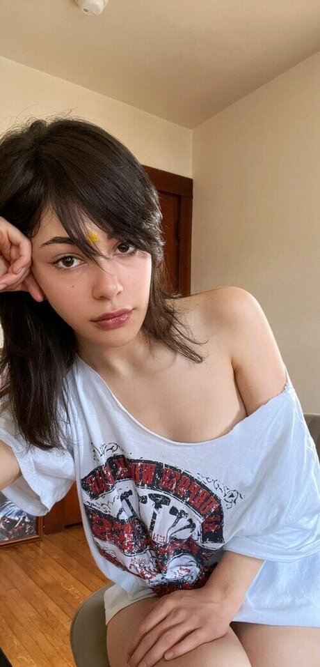 Beta s Inferno 裸モデル 写真