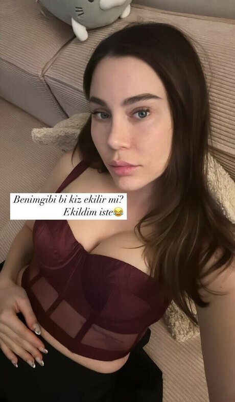 Es1nce ポルノ女優 写真