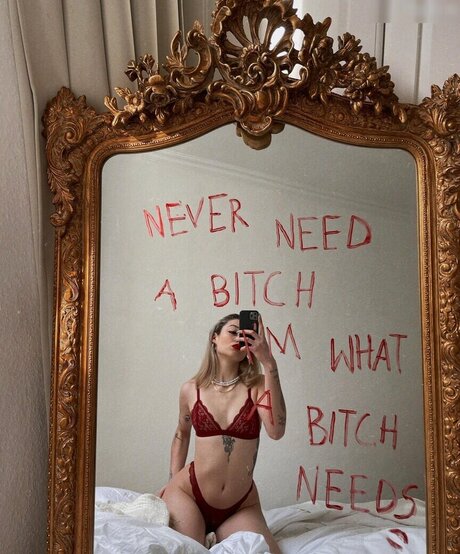 巨乳ディープスロートオンリーファンズ セクシー裸 画像