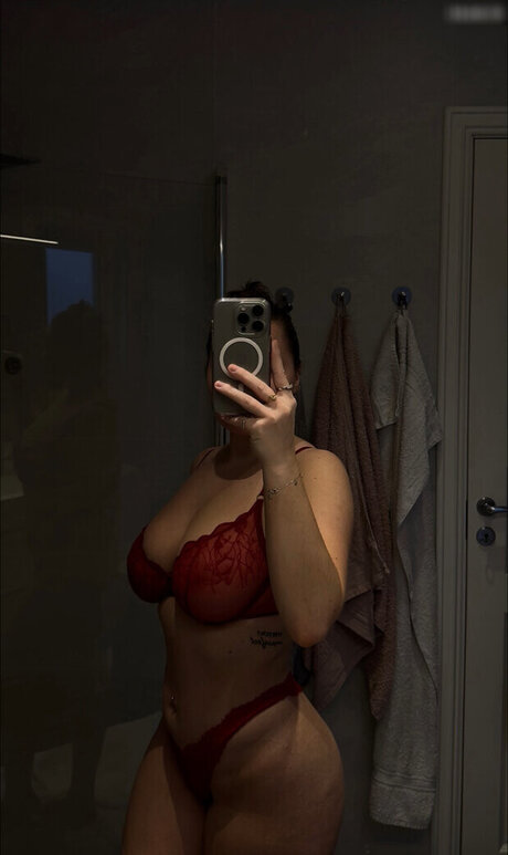 赤毛の熟女オンリーファンズ パーフェクト 写真