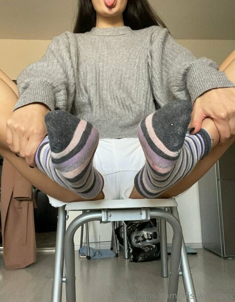 Alise Wonder 裸のポルノスター 写真