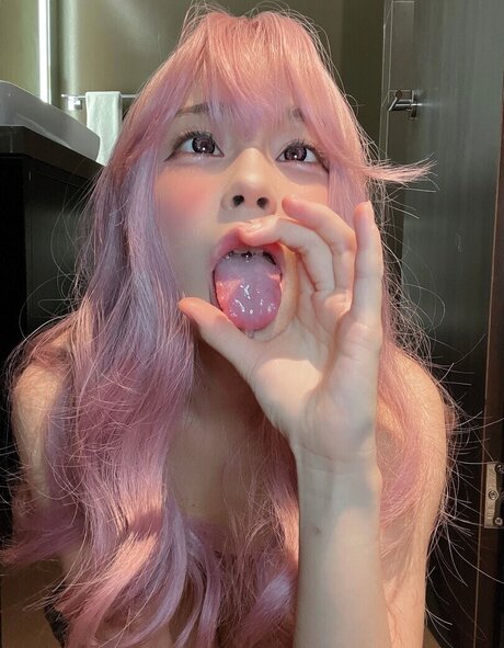 ブロンドのJOI オンリーファンズ セクシー 画像
