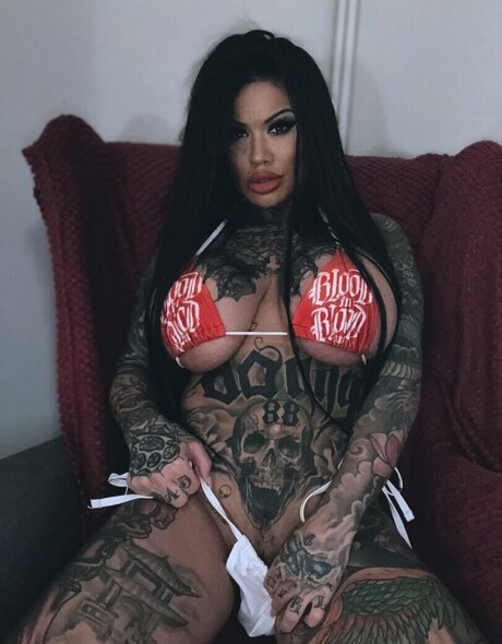 巨乳オンリーファンズ ホットヌード 写真