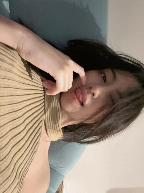 risaatjan 無料モデル 画像