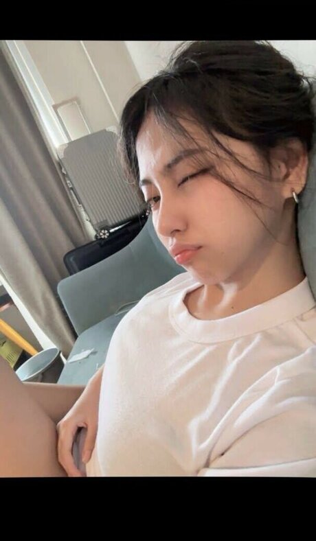 risaatjan ヌード女優 画像