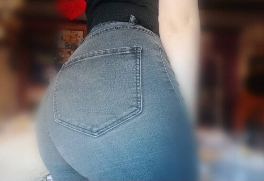 luciaaleyy 裸のスター 画像