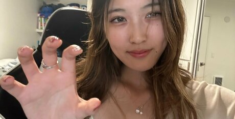 baitu asmr ヌード女優 写真