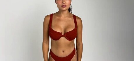 アジア人マッサージ オンリーファンズ ホットヌード 写真