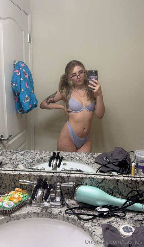 faeriies ポルノスター 高品質 画像