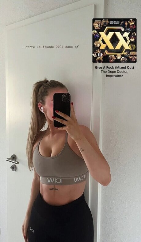 Jasmin Eller セクシーなポルノスター 写真