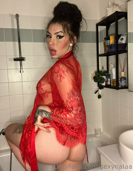 タイのレディーボーイオンリーファンズ 美しいxxx 写真