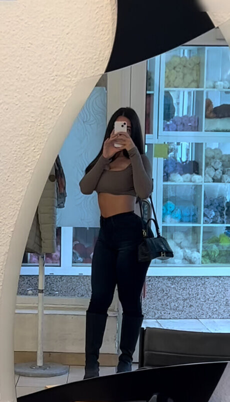 Lya Aylin 女優 画像