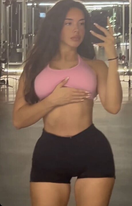 Lya Aylin ヌードモデル 写真