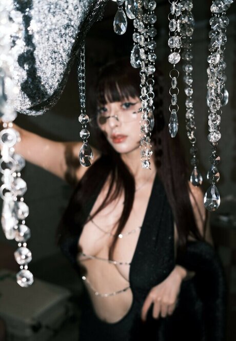 Momoka Akari ポルノモデル 写真
