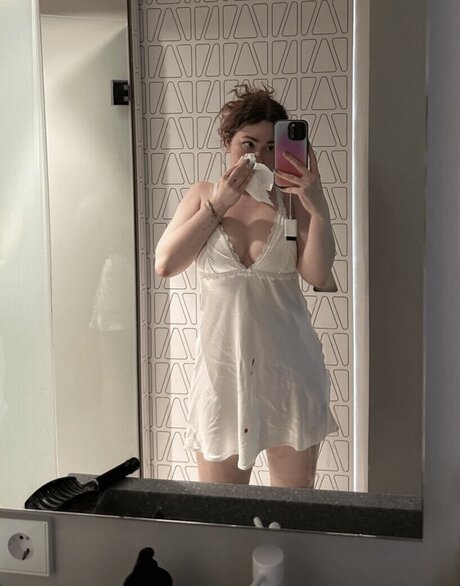 バイセクシャルMMFオンリーファン 限定 画像