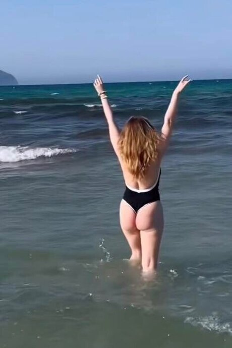 足を舐めるオンリーファンズ 美しいxxx 写真