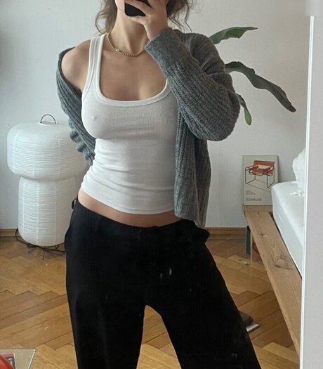 Carla Sophie Schell 完璧な女優 写真