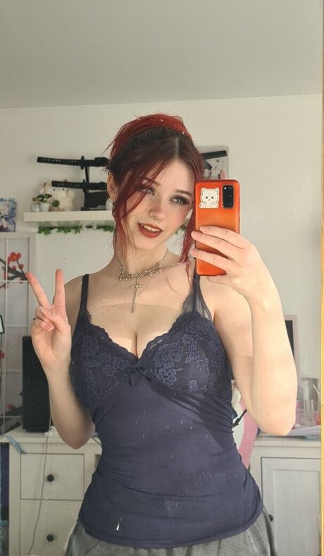 Finnya セクシーモデル 写真