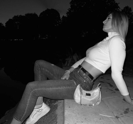 Katarina Trehub スター ヌード 写真