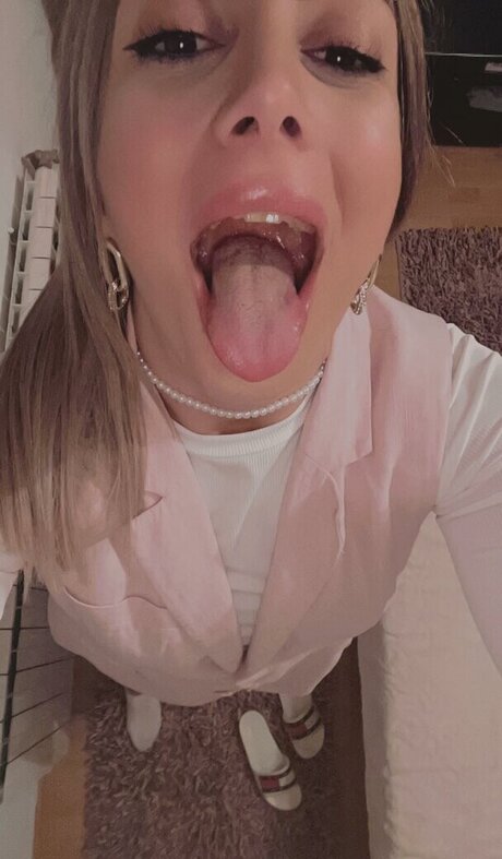 Katarina Trehub ポルノ女優 写真