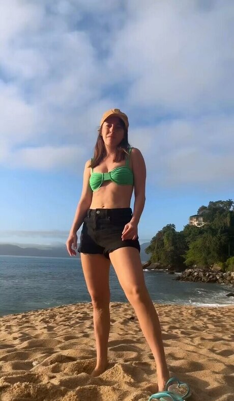 Fernanda Nobre かわいいスター 写真