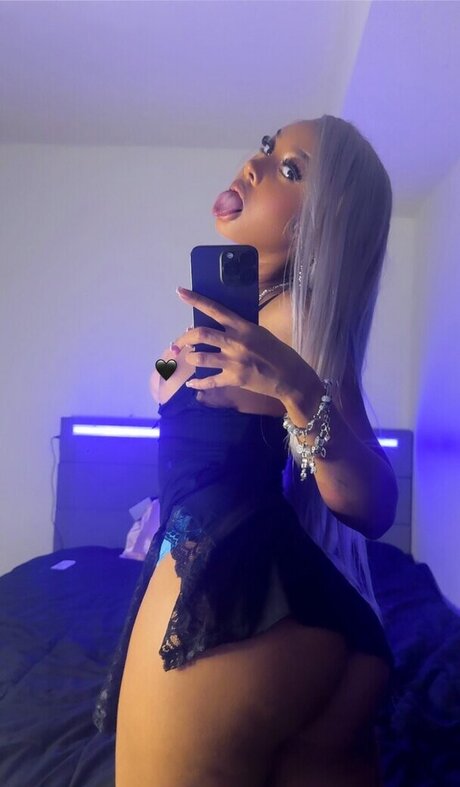 therealmayyaa ポルノスター 写真