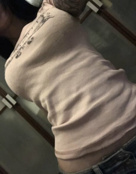 ily yuumi エロティックなモデル 画像