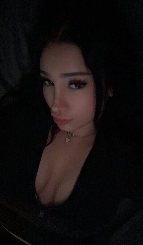 おっぱい自撮りオンリーファンズ 裸 画像