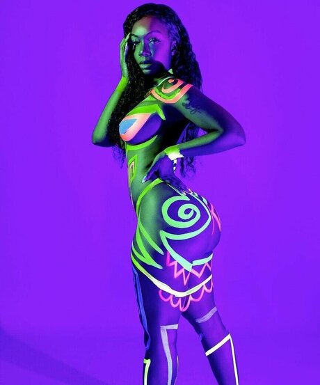 ヌード自撮りオンリーファンズ 無料xxx 写真