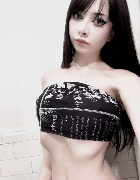 Sashad0ll ヌード女優 写真