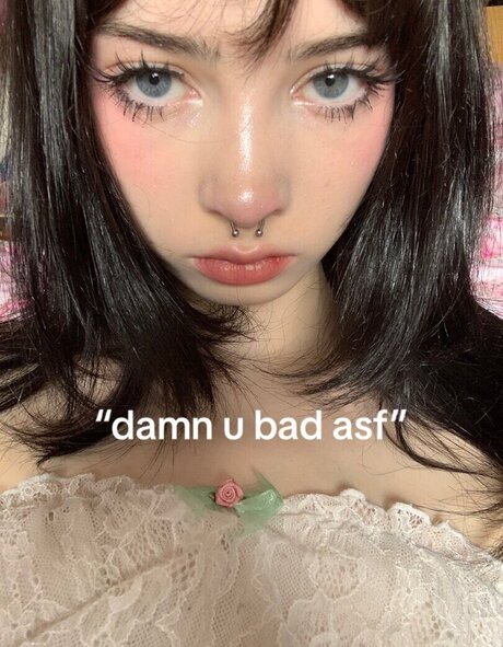 Sashad0ll セクシーなポルノスター 写真