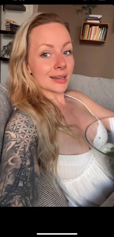 ゲイアジアンオンリーファンズ セクシー裸 写真