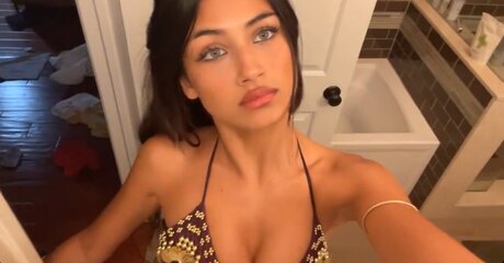 Meeya Dugied ヌード女優 写真