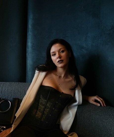 Anastasia Ashera 完璧な女優 写真