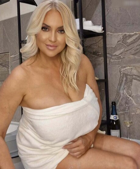 Vesna Pocuca Sana HDモデル 画像