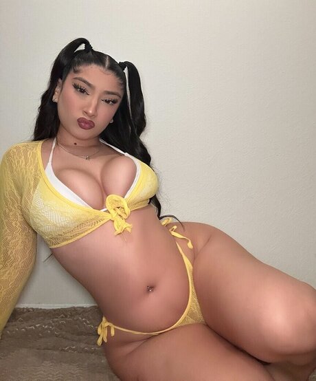 thaonenonlyyb セクシーなスター 画像