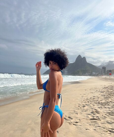 Yara Charry ポルノスター セクシー 画像