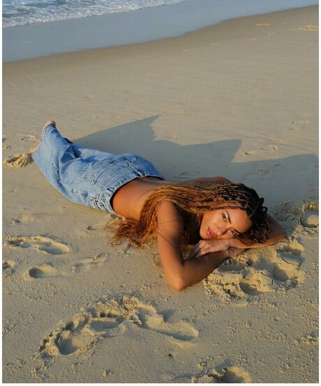 Yara Charry 素敵なスター 写真