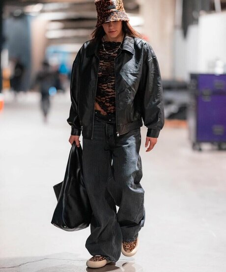 Kelsey Plum WNBA Star ポルノスター アート 写真
