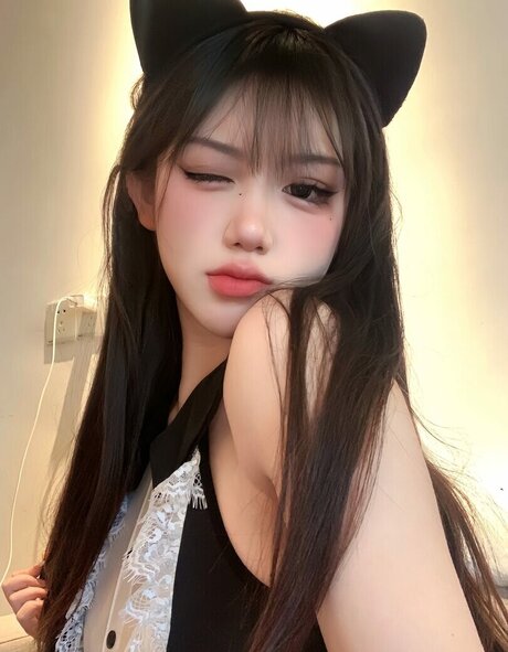Fennai セックス女優 写真