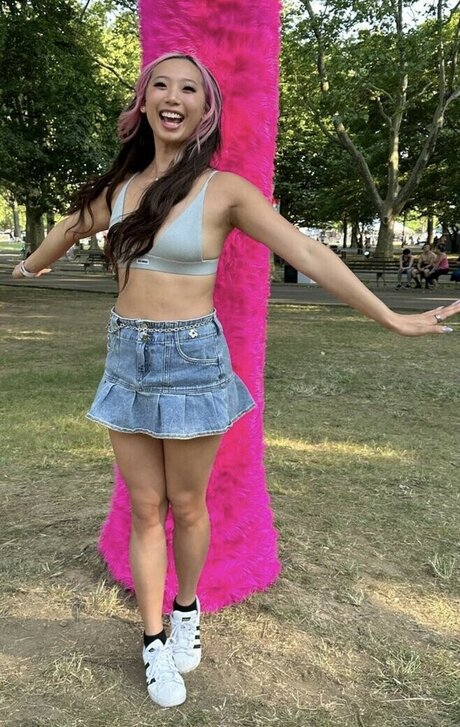 巨乳で痩せているオンリーファンズ エロチック 写真