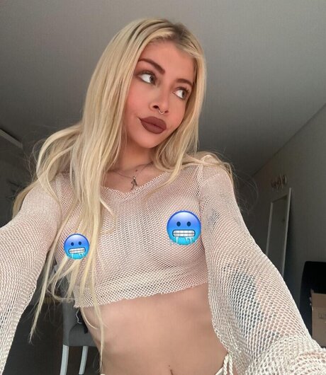 Ximena Nazor アートモデル 画像