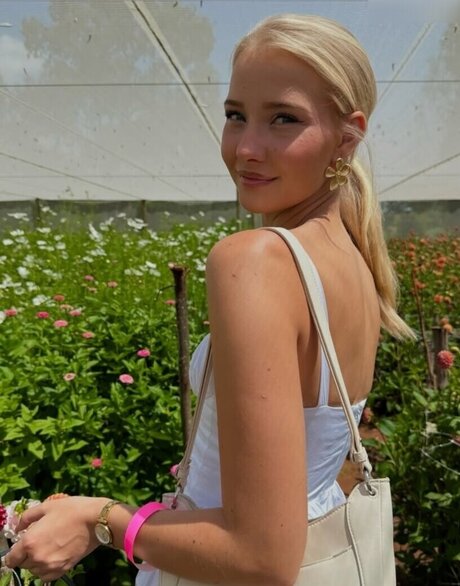 Juliet Small 高品質のポルノスター 写真