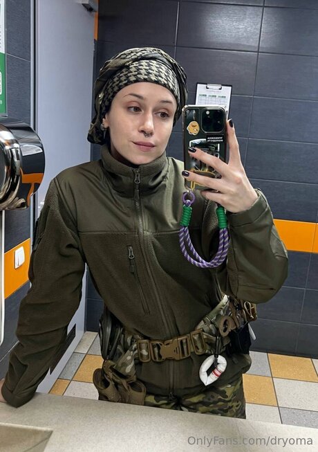 BDSM奴隷オンリーファンズ 可愛い 画像