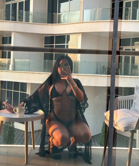 巨乳ゴスオンリーファンズ 限定 写真